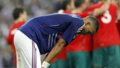 Euro 2012 : faut-il priver les joueurs de l'équipe de France de football des 100.000 euros de prime ?