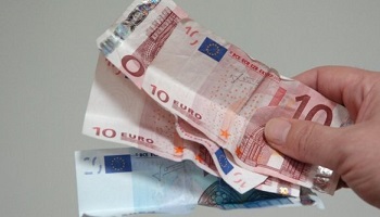 Au regard de la situation économique, êtes-vous pour une baisse des indemnités perçues par nos élus ?