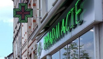 Êtes-vous pour la fermeture de la pharmacie Barichard à St Cyr sur Loire ?